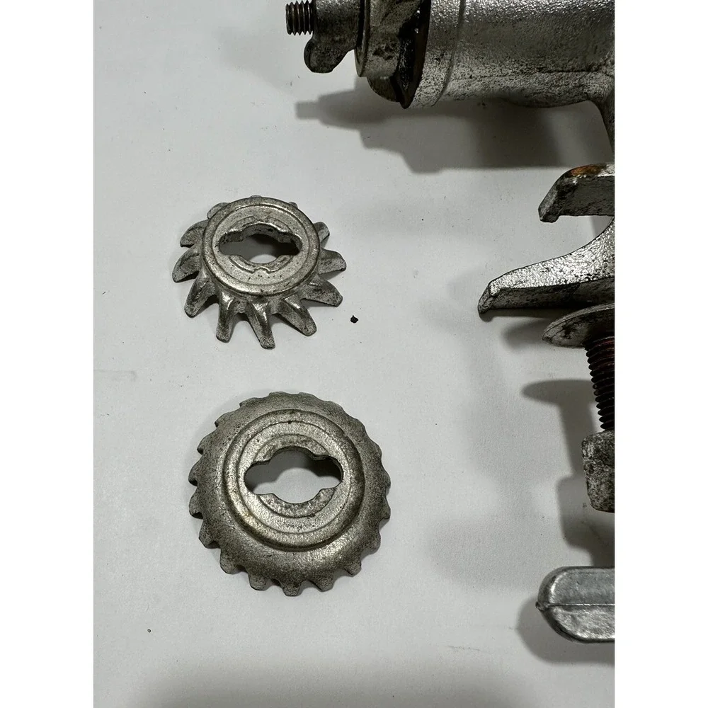 Vintage Cast‎ Iron UNIVERSAL #1 FOOD CHOPPER GRINDER Manual Working
